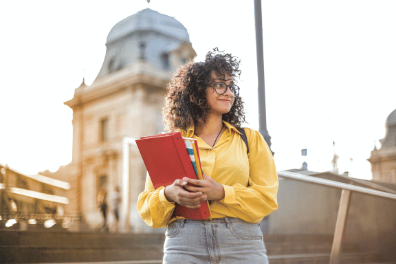 L'Importance des Distributeurs de Serviettes Hygiéniques dans les Établissements d'Enseignement